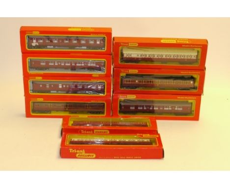 Tri-ang Hornby and early Hornby (Margate) 00 Gauge Caledonian and LMS maroon coaches,  Tri-ang R427 and T/H R428 Caledonian m
