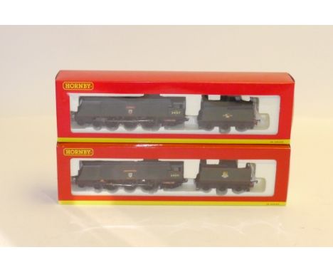 A pair of Hornby (China) 00 Gauge unbuilt  BR green West Country Class Locomotives, R2282 34091 'Weymouth' and R2926 34107 'B