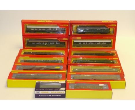 Tri-ang Hornby and Dapol 00 Gauge BR and SR green coaches,  T/H BR Mk1 (5) and Utility Van, T/H SR green with white roofs (2)