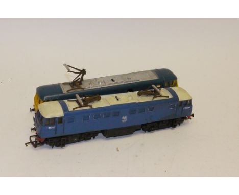 Triang/Hornby OO Gauge BR Blue AL1 Class Electric Locomotive and Spares, in early blue as no E3001, with twin pantographs and