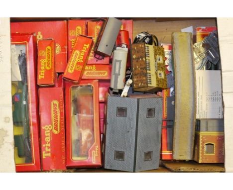 Tri-ang and Hornby 00 Gauge Locomotives Rolling stock and Accessories, Tri-ang  R152 Diesel Shunter, Rocket Launching Car, Ex
