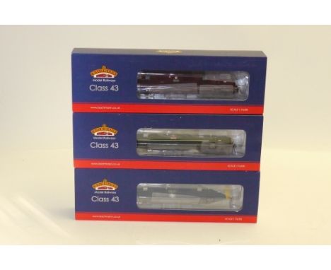 Bachmann 00 Gauge Class 43 Warship Class Diesel Locomotives,  32-067 blue 842 'Royal Oak', 32-065 maroon D865 'Zealous' and 3