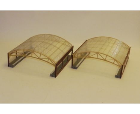 Tri-ang Hornby Dublo 00 Gauge unboxed R5083 Canopy Terminus/Terminal Station with R5084 Canopy Extension, maroon Station Buil