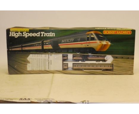 Hornby (Margate) 00 Gauge R693 Inter-City Train Set, comprising Swallow livery, Power and Trailer Cars and two centre Coaches