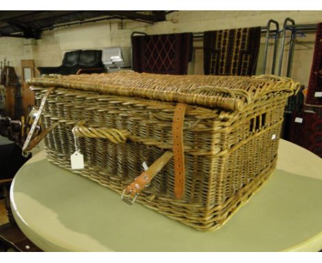 Vintage wicker hamper