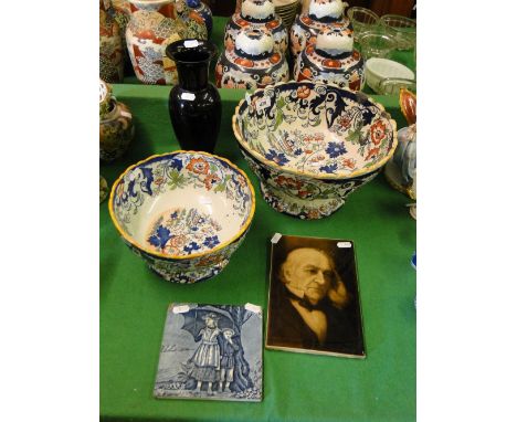 2 Victorian comports, glass vase, Wedgwood "April" tile and a Mendelssohn portrait tile.