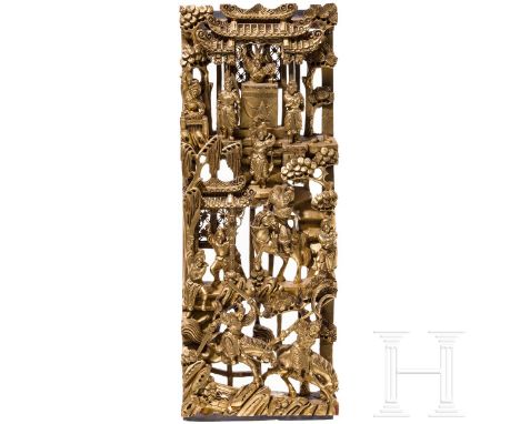 Figural geschnitztes Wandpanel, China, wohl Republikzeit (1912 - 1949)  Holz, farbig gefasst und schauseitig vergoldet. Detai
