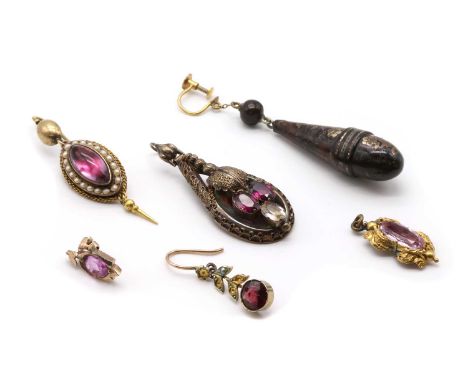 A quantity of single earrings, to include a Victorian gold foiled quartz and split pearl drop earring, with woven hair to a g