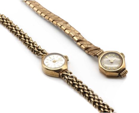 A ladies' 9ct gold Accurist mechanical bracelet watch, with integral bracelet and ladder snap clasp, Birmingham 1965, 12.61g,