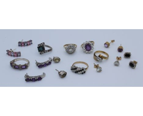 A small parcel of 14ct and 9ct gold jewellery, together with items of silver jewellery. Comprising a 14ct gold cubic zirconia