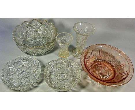 A quantity of late 19th and early 20th century glassware, including fruit bowls, small vases, tazza, water jug etc