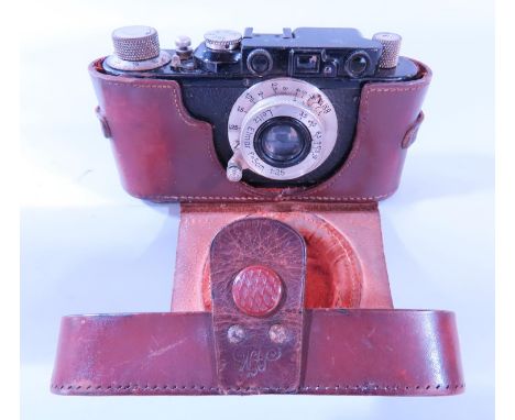 Photography Interest - A Leica camera model I (Luxus) number 76392, 1932, together with leather case