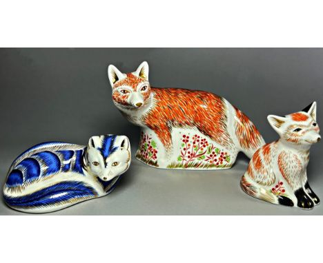 Royal Crown Derby Imari Mother Fox and Fox Cub with gold stoppers and an Artic Fox with silver stopper (3) 