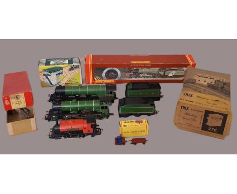 A mixed railway lot of 00 gauge locomotives and lineside accessories including 2 x R315 Class B17 Manchester United (no crew,