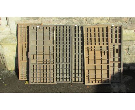 Six vintage multi-divisional printers type trays (af) 