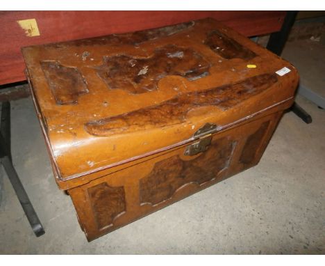 Metal trunk