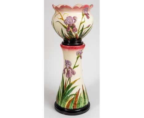 GROSSER CACHE-POT MIT SÄULE VON JEROME MASSIER FILS VALLAURIS Keramik farbig staffiert. signiert, um 1920, kleinere Bestossun