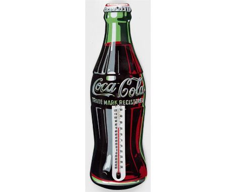 COCA-COLA FLASCHE MIT THERMOMETER Reklameschild, Blech, 20. Jh.42 x 12 cmSHEET METAL ADVERTISING SIGN WITH THERMOMETER OF 'CO