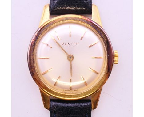 An 18 ct gold cased Zenith wristwatch. 2.25 cm wide. 15.7 grammes total weight. 