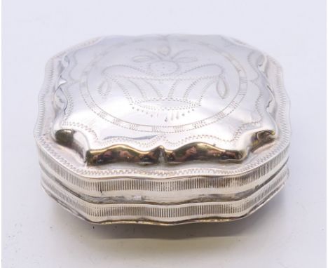 A Dutch silver snuff box. 5 cm wide. 20.9 grammes. 