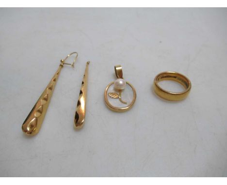 A 22ct gold wedding ring, together with a pair of 9ct gold ear pendants and a pearl pendant (3)