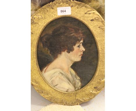 Early 20th Century oval gilt framed oil on canvas laid on board, portrait of a young lady 