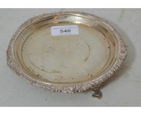 George III silver card salver with shell and gadroon rim, 6ins diameterThis item needs a good clean but is otherwise in good 