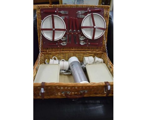 Wicker picnic hamper