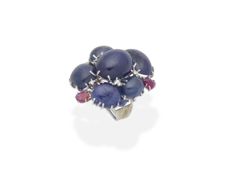 SAPPHIRE, RUBY AND DIAMOND CLUSTER RINGSet with sapphire and ruby cabochons, with brilliant-cut diamond accents, ring size ap