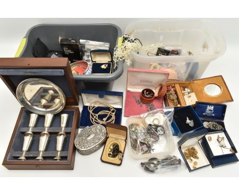 A BOX OF ASSORTED ITEMS, to include a 'Stratton compact, a 'Kigu' pill box, a 'Ronson' lighter, a musical lighter, a selectio