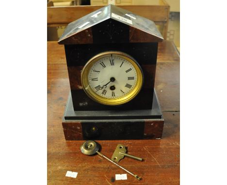 Late 19th/early 20th Century slate and red veined marble single train mantel clock with key and pendulum. (B.P. 21% + VAT) 