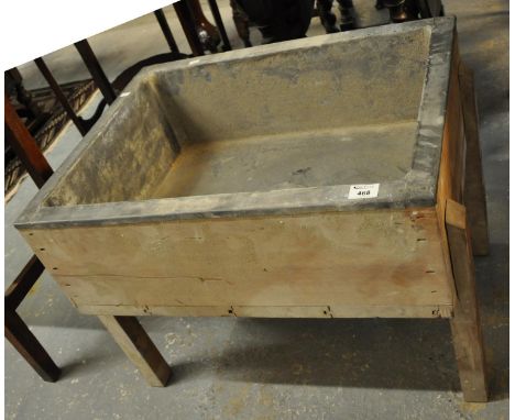 Rustic pitch pine and zinc low trough or sink on four square legs.(B.P. 21% + VAT) 