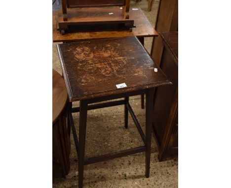 Early 20th Century oak square topped lamp table 