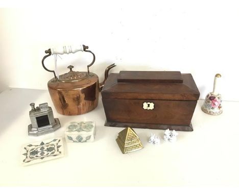 A mixed lot including a 19thc sarcophagus style mahogany tea caddy (a/f) (15cm x 25cm x 13cm), a copper kettle, a Ronson tabl