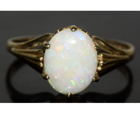 9ct gold ladies Opal ring size M