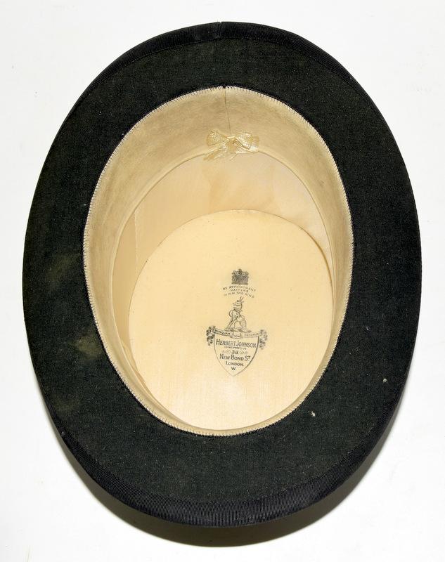 Herbert Johnson New Bond street Top hat In original box. Internal hat circumference 62cm