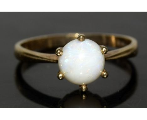 9ct gold ladies Opal ring size O