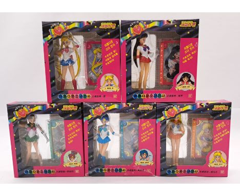 Bandai, Sailor Moon Petit Soldier Anime figure group x5 Including: Sailor Mercury, Sailor Moon, Sailor Mars, Sailor Venus, Ma