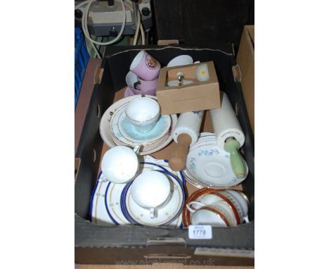 A quantity of miscellaneous china including an Aynsley 'Wayside' trio, Duchess tea cup, breakfast cup and saucers,part 'Gains