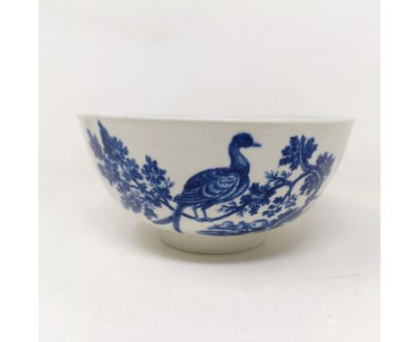 An 18th century Worcester blue and white bowl, decorated birds, crescent mark to base, 16 cm diameter 