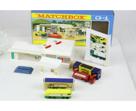 Boxed Matchbox Lesney G1 Service Station set with BP diecast models, with 2 x BP models, original third vehicles not within l