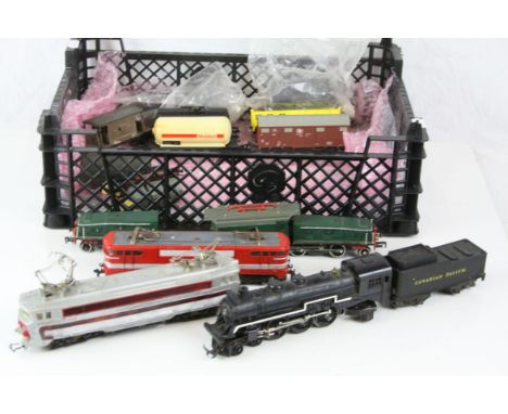 Group of HO / OO gauge model railway to include 3 x locomotives (Triang 2-6-2 Canadian Pacific &amp; French Hornby SNCF BB921