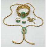 1 Set Schmuck: Ring, Ohrstecker, Collier, Armband GG/WG je 14ct. je mit Chrysopras, z.T. mit kleinen