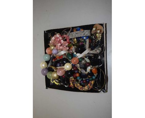 Box of assorted costume jewellery