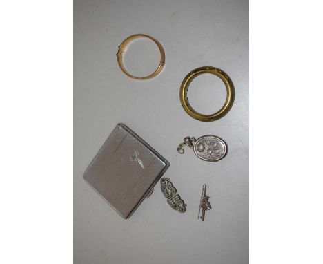 Mixed Lot: Chrome finish cigarette case, 9ct metal core bangle and other items