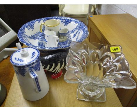A mixed lot of blue and white china to include a wash bowl, a Spode salt and pepper pot, a coffee pot and other items
