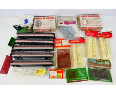 Hornby - A rake of five unboxed Hornby Intercity passenger coaches with a quantity of boxed / carded and loose OO gauge track
