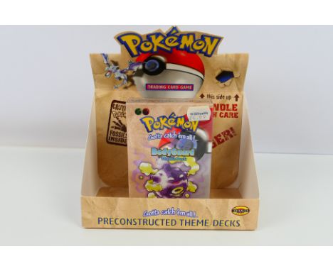 POKEMON - NINTENDO - Pokemon trading cards - Fossil Bodyguard theme deck together with original Fossil cardboard shop point o