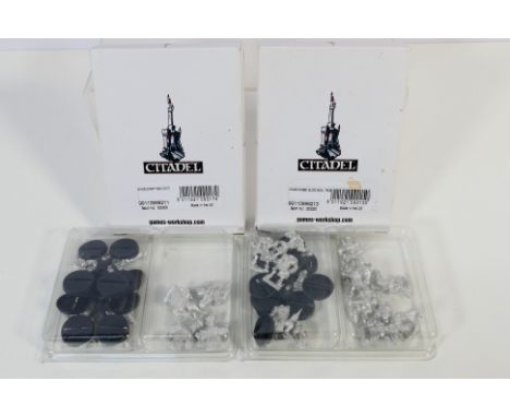 Warhammer - Games Workshop - Citadel - Two boxed Warhammer model kits. Lot consists of Warhammer Chaos Blood Bowl Dwarf Team;