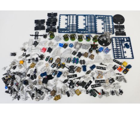 Warhammer - Games Workshop - Citadel - A large group of loose metal and plastic Warhammer predominately vehicles with some fi